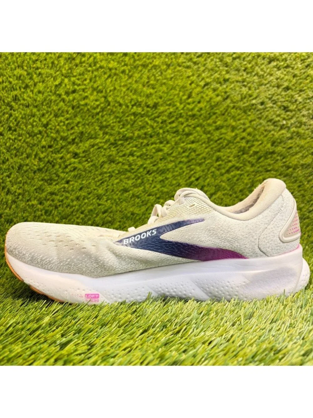 Brooks missing insoles